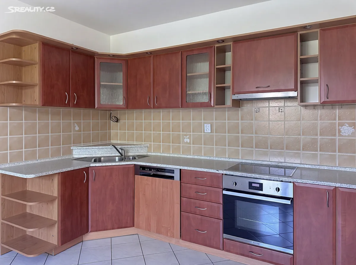 Prodej rodinného domu 230 m², pozemek 577 m² – další