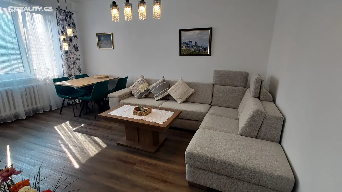 Pronájem bytu 2+kk 51 m² – pohled 4