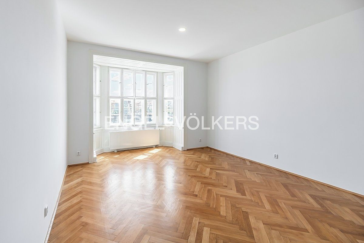 Pronájem bytu 4+1 143 m²