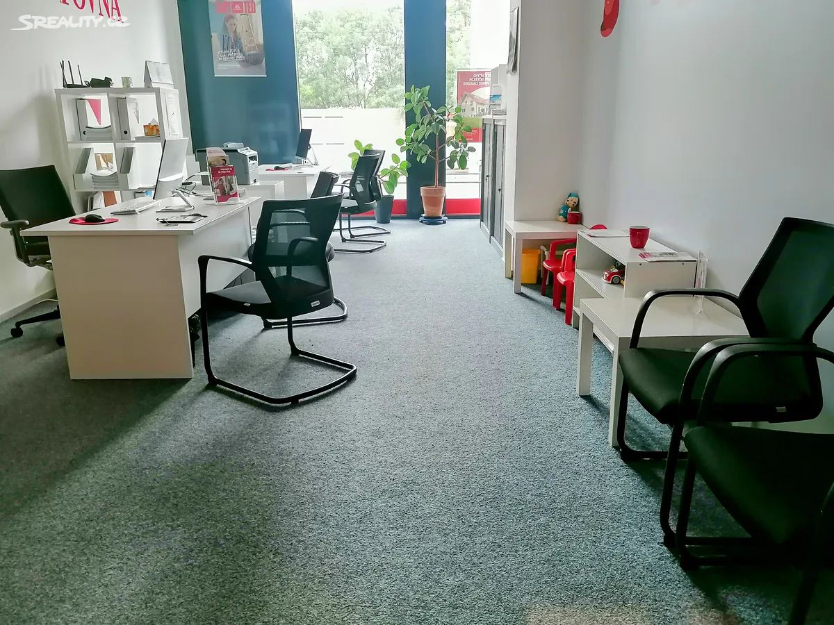 Pronájem obchodního prostoru 34 m² – pohled 3