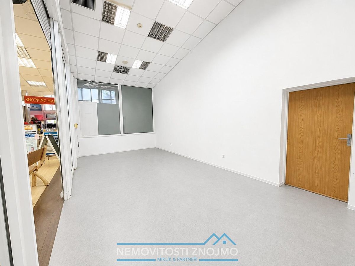 Pronájem obchodního prostoru 46 m² – fotografie 5