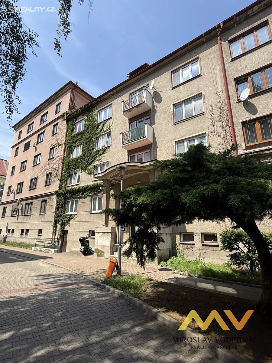 Pronájem bytu 2+1 55 m², Na Střezině