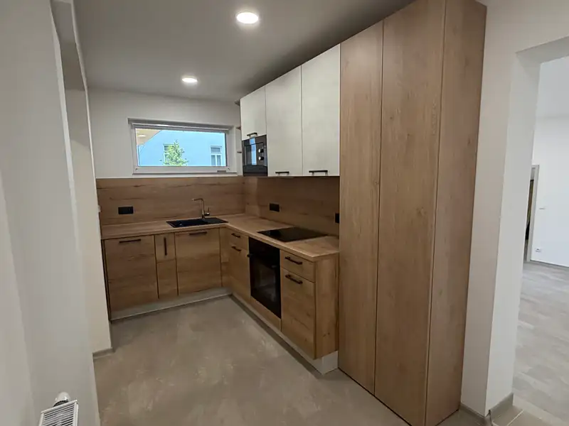 Pronájem bytu 2+1 57 m², Praha – náhled fotky 1