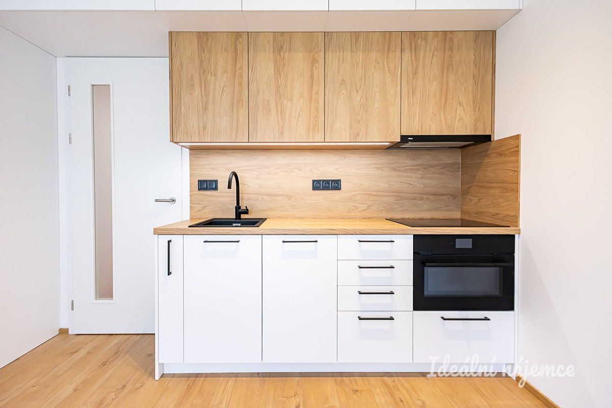 Pronájem bytu 1+kk 33 m²