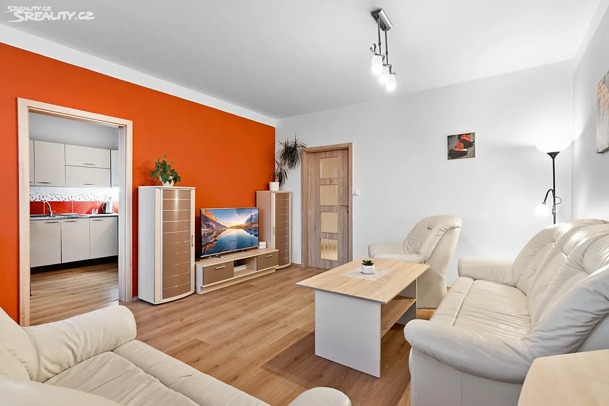 Pronájem bytu 3+1 75 m² – pohled 2