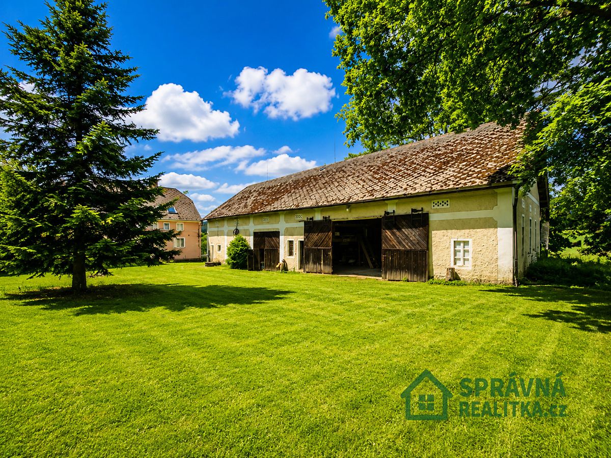 Prodej rodinného domu 350 m², pozemek 1990 m² – fotografie 5