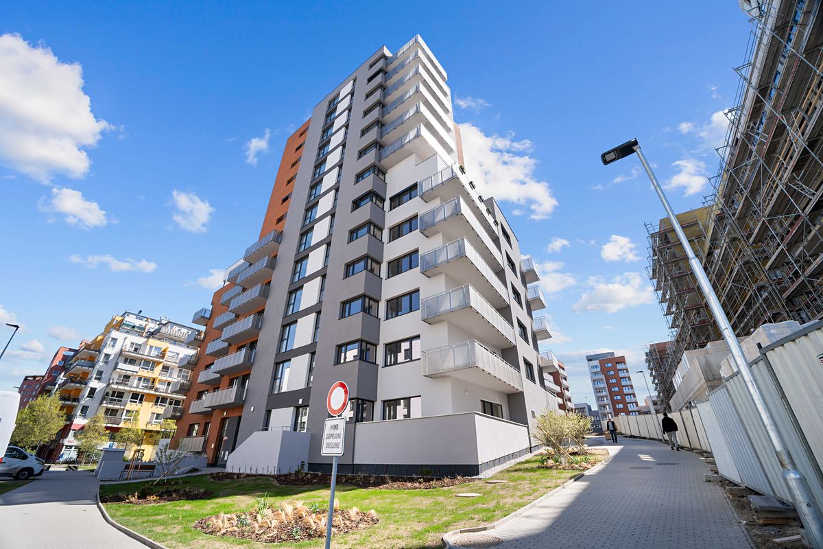 Pronájem bytu 2+kk 63 m² – fotografie 3