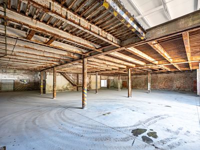 Prodej skladového prostoru 625 m²