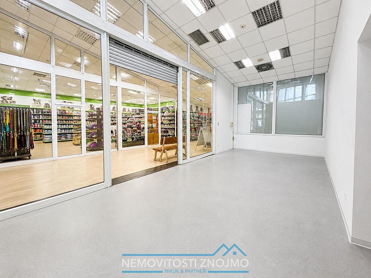 Pronájem obchodního prostoru 46 m² – fotografie 2