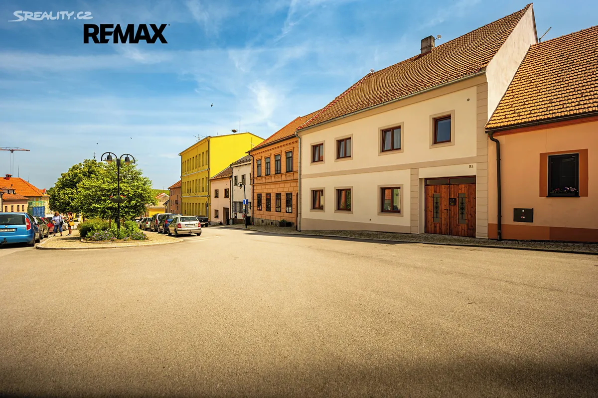 Prodej rodinného domu 267 m², pozemek 1039 m² – pohled 3