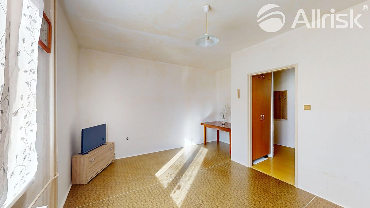 Pronájem bytu 1+kk 26 m² – fotografie 4