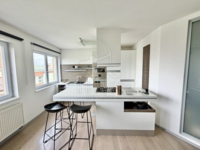 Prodej bytu 3+kk, 104 m² (2 z 15)