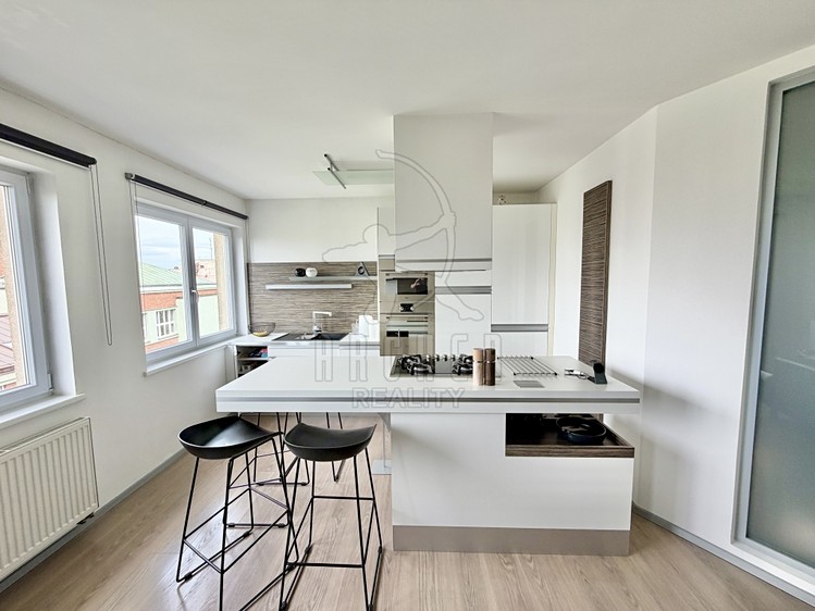 Prodej bytu 3+kk, 104 m² (2 z 15)
