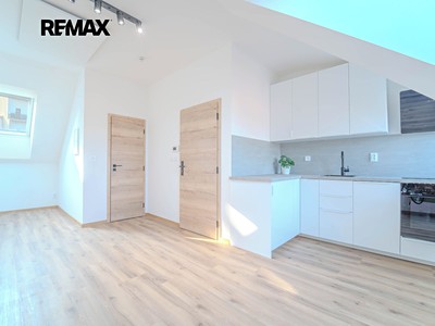 Pronájem bytu 1+kk 27 m²