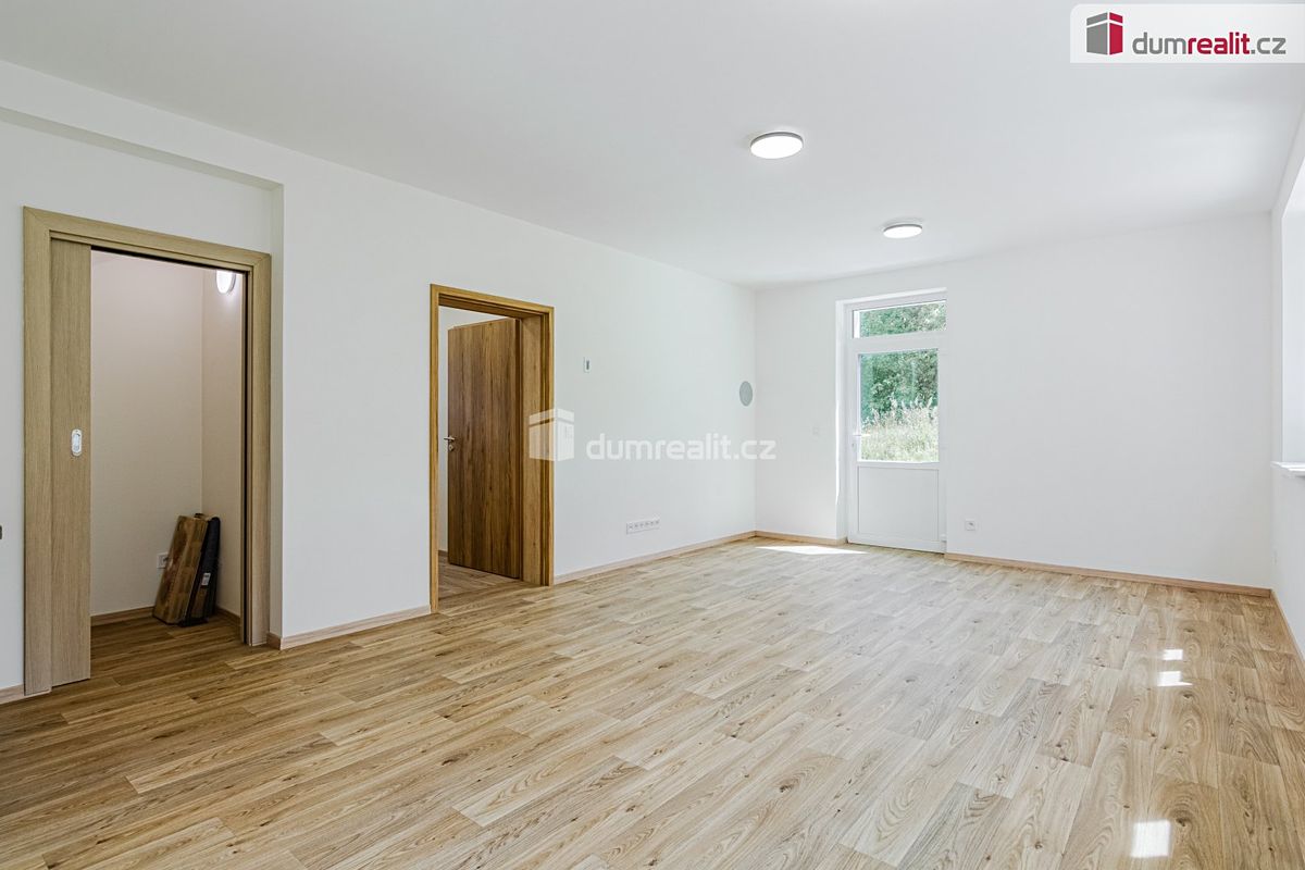 Prodej rodinného domu 120 m², pozemek 825 m² – fotografie 5