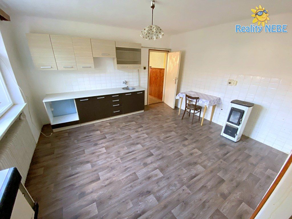 Pronájem rodinného domu 150 m², pozemek 1406 m² – fotografie 3