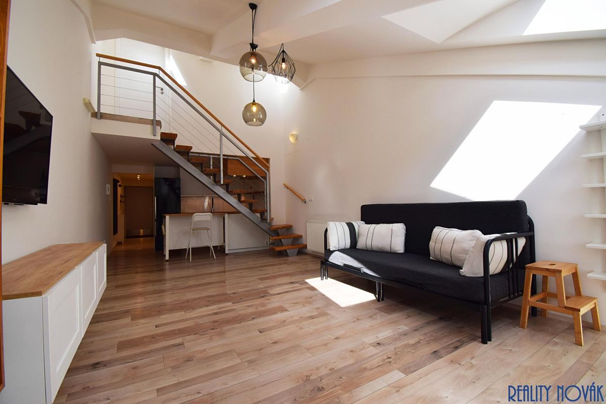 Pronájem bytu 2+kk 63 m²