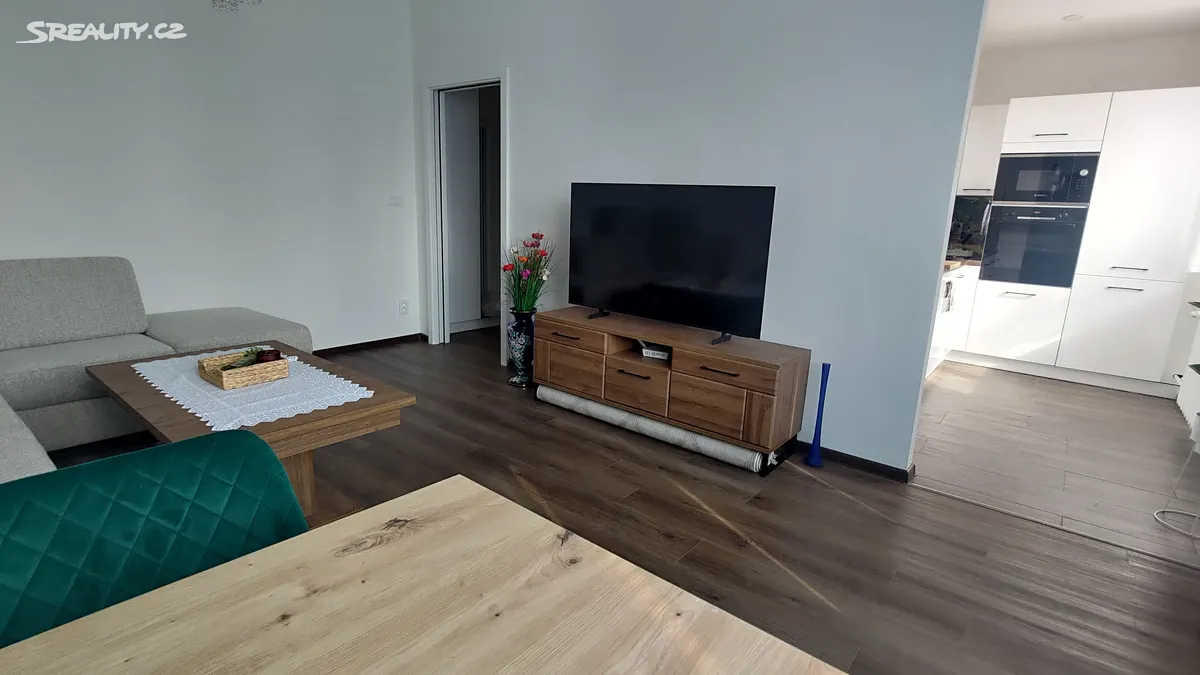 Pronájem bytu 2+kk 51 m² – pohled 3