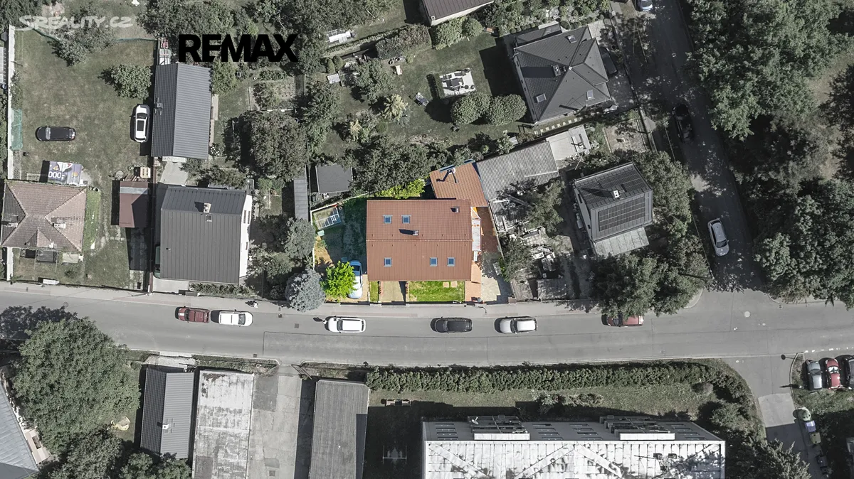 Prodej rodinného domu 275 m², pozemek 363 m² – pohled 4