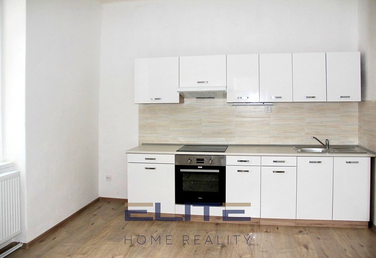 Pronájem bytu 4+1 106 m² – fotografie 2