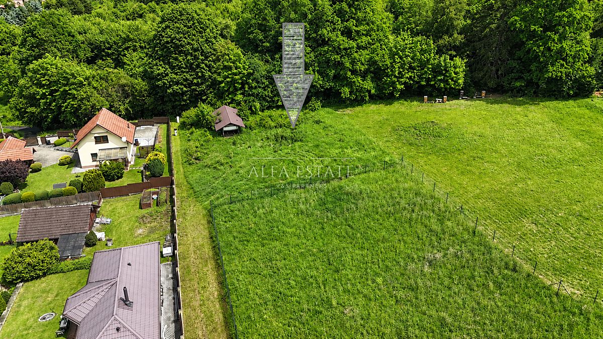 Prodej stavebního pozemku 931 m² – fotografie 2
