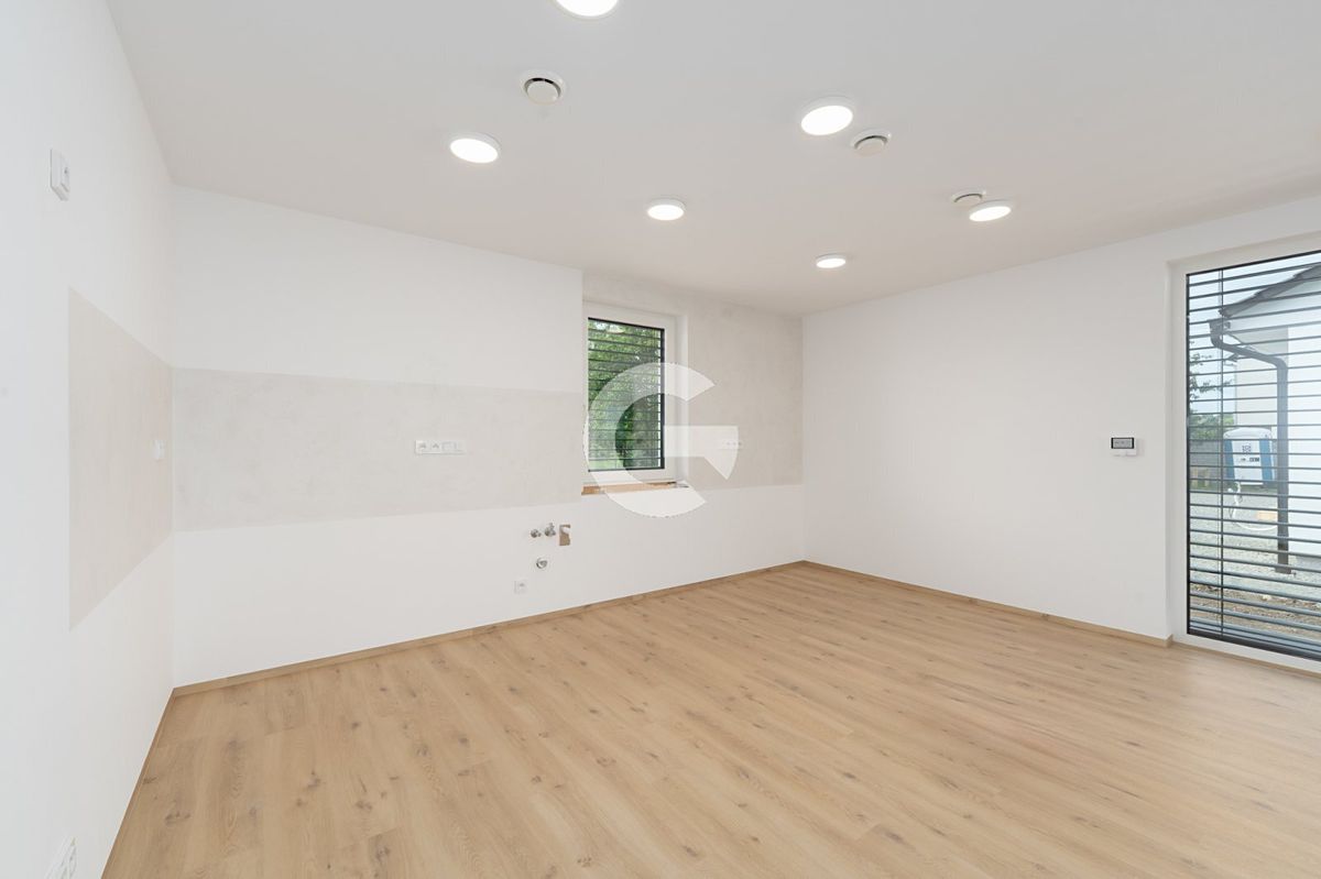 Prodej rodinného domu 113 m², pozemek 1247 m² – fotografie 3