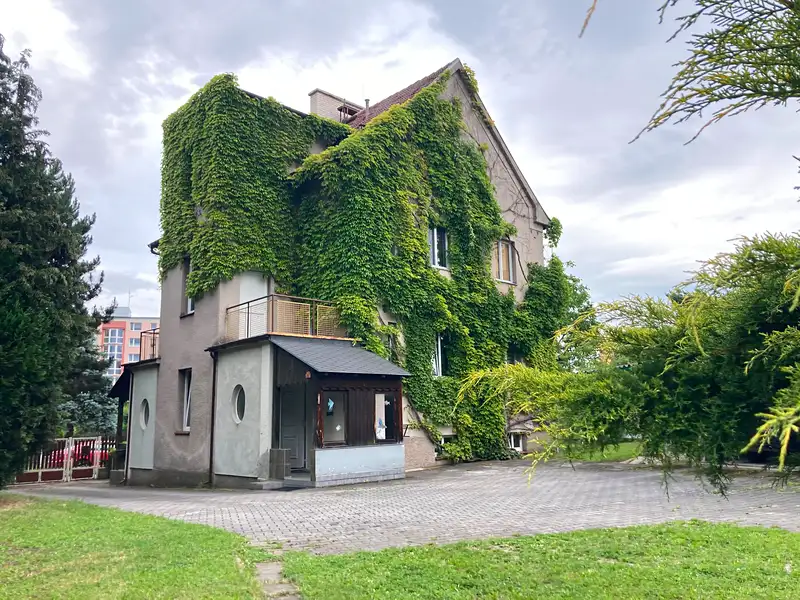 Prodej vily 200 m², pozemek 997 m², Plzeň – náhled fotky 1