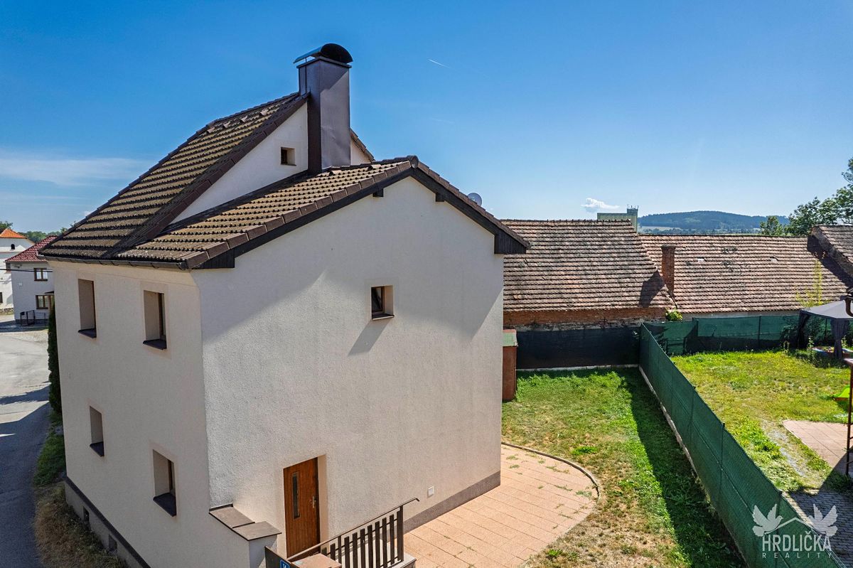 Prodej rodinného domu 152 m², pozemek 289 m² – fotografie 2