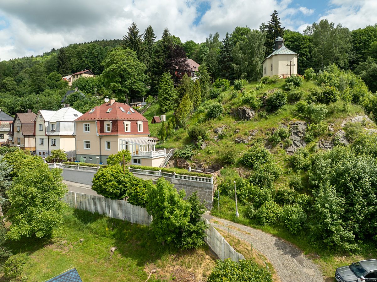 Prodej vily 300 m², pozemek 801 m²