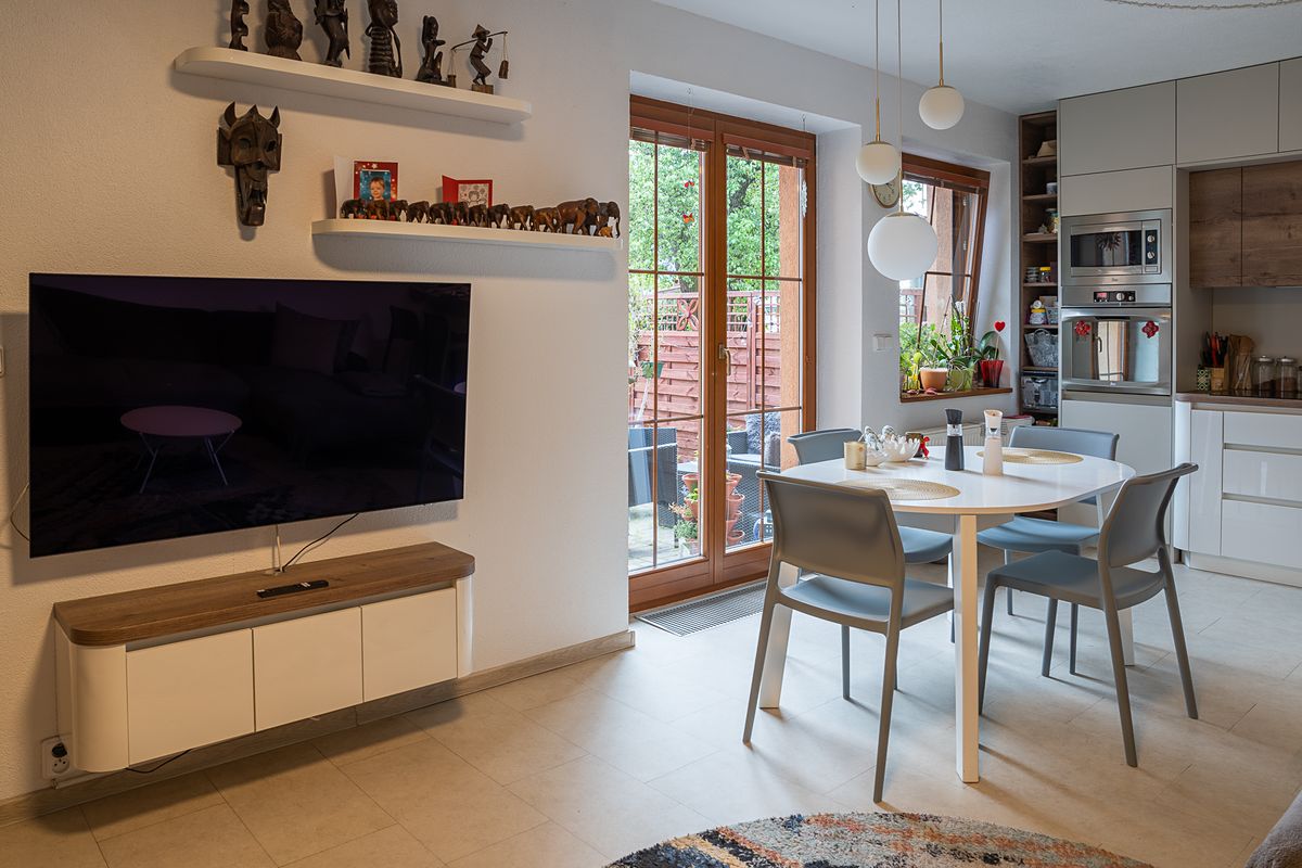 Prodej rodinného domu 136 m², pozemek 321 m² – fotografie 2