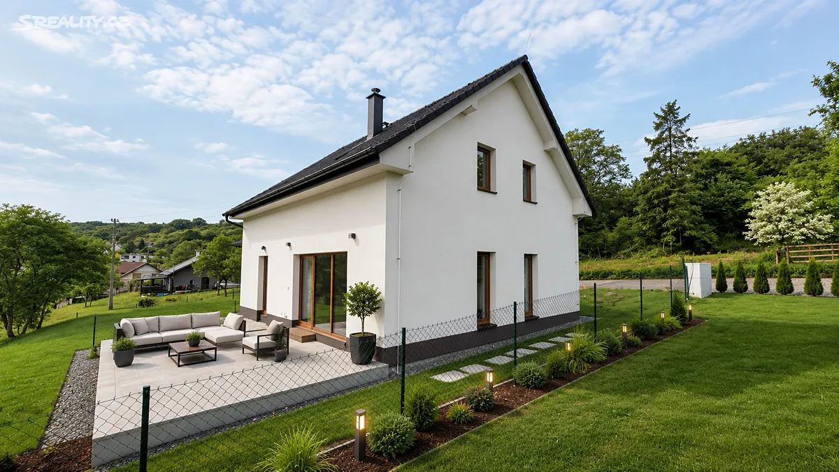 Prodej rodinného domu 130 m², pozemek 773 m², Šarovy