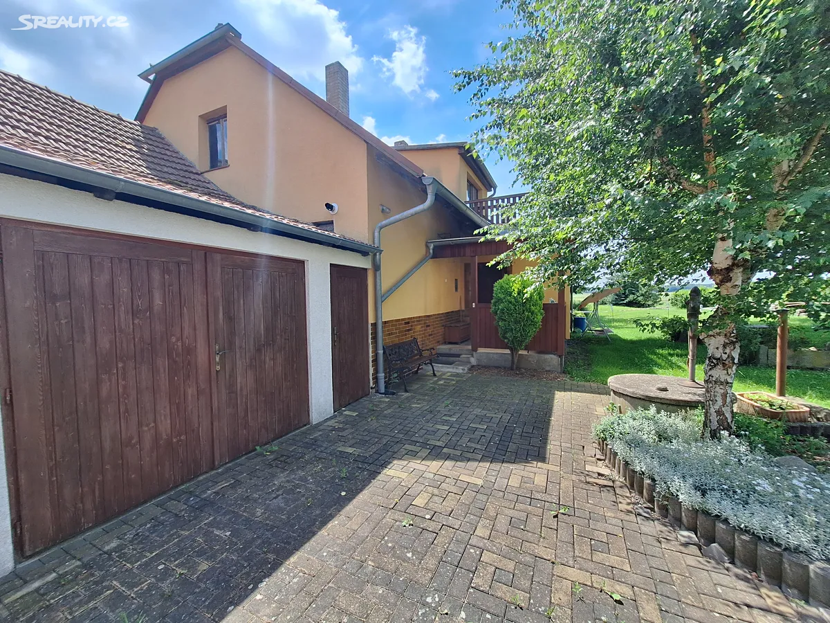 Prodej rodinného domu 192 m², pozemek 950 m² – pohled 3