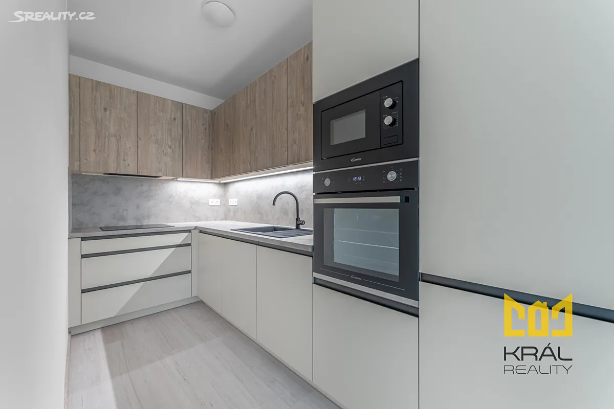 Pronájem bytu 2+kk 53 m², Praha