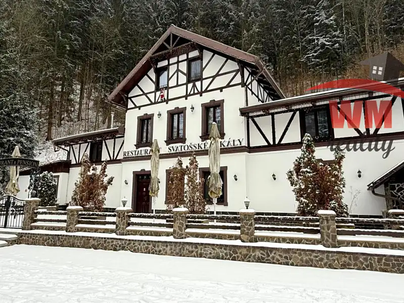Prodej rodinného domu 320 m², pozemek 861 m², Loket – náhled fotky 1