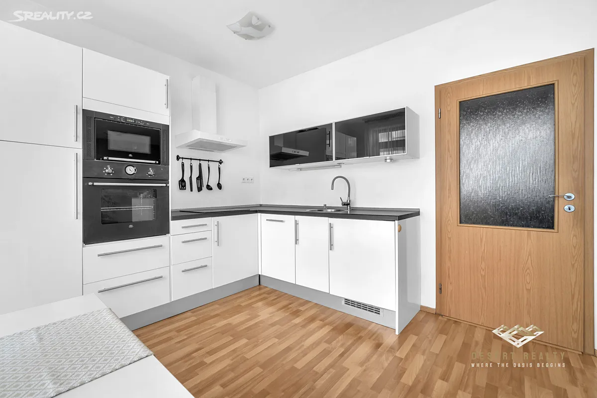 Pronájem bytu 1+kk 36 m² – pohled 4