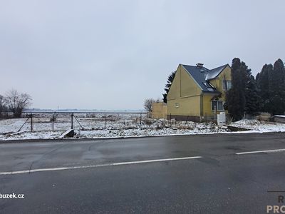 Prodej komerčního pozemku 1037 m²