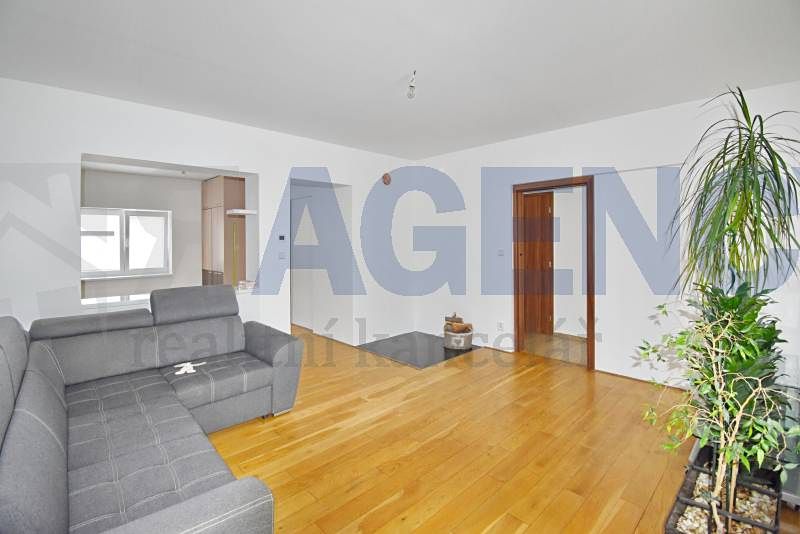 Prodej rodinného domu 104 m², pozemek 230 m² – fotografie 2