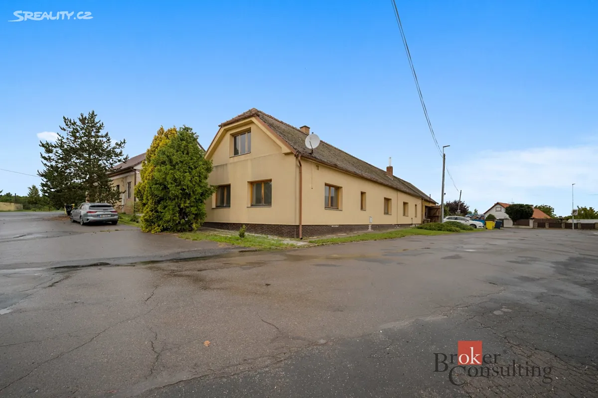 Prodej rodinného domu 189 m², pozemek 1068 m²