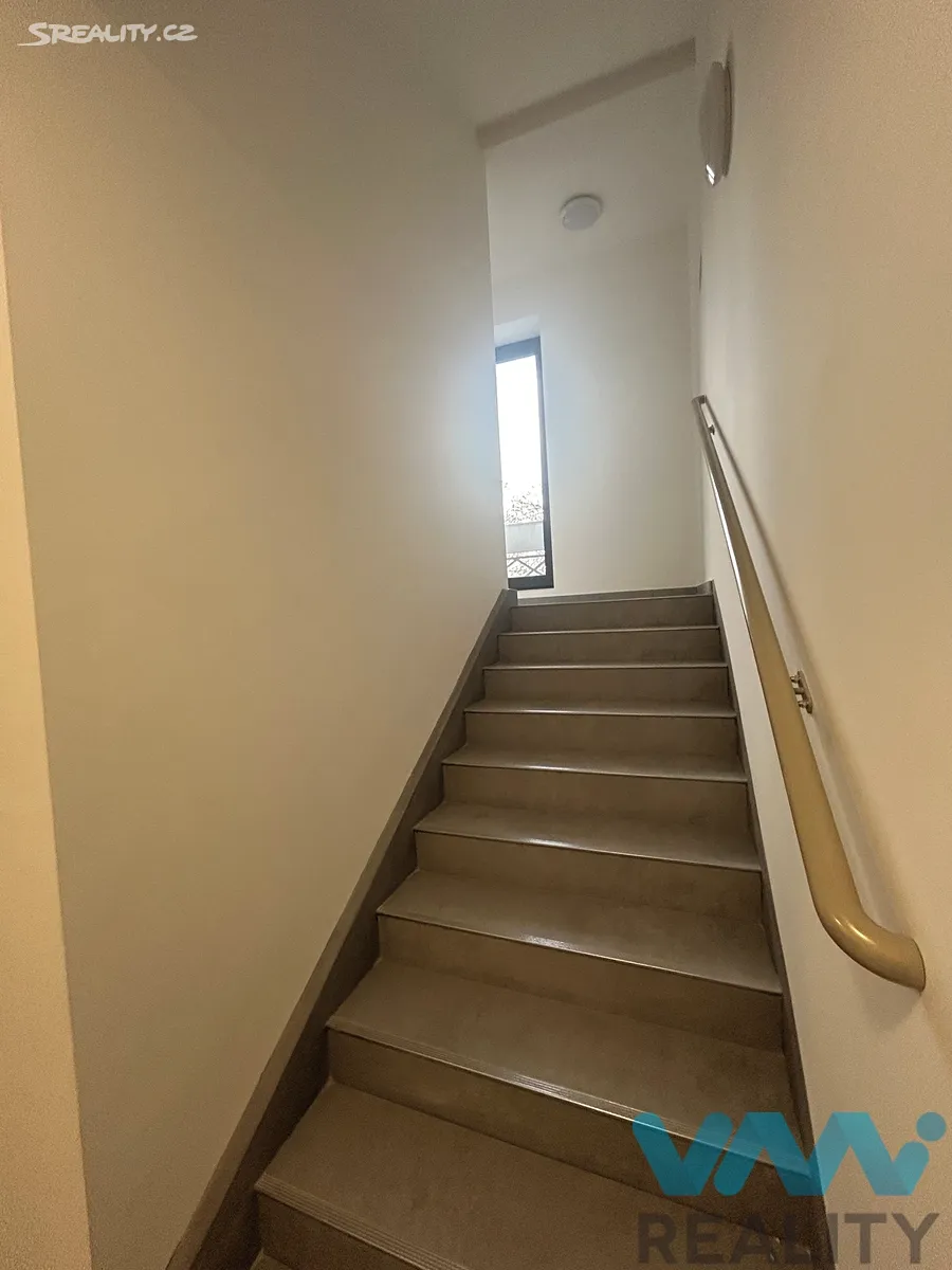 Pronájem bytu 2+kk 43 m² – pohled 5