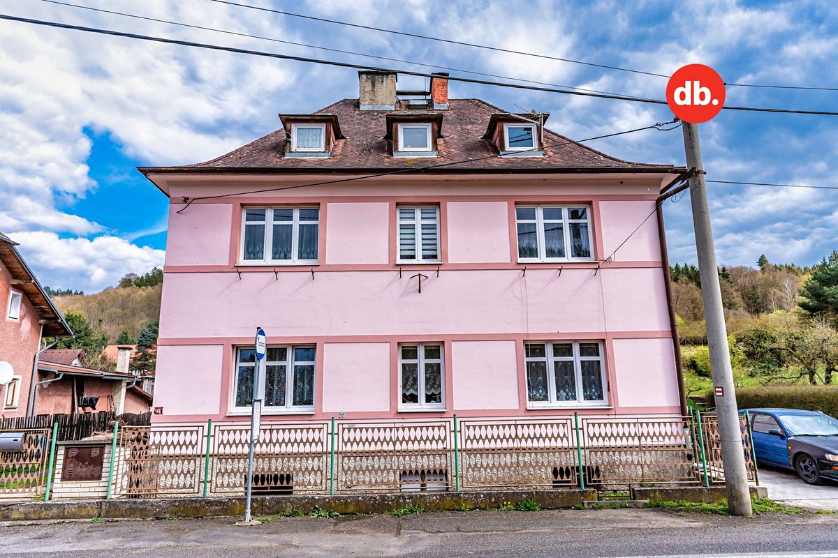 Prodej rodinného domu 230 m², pozemek 535 m² – fotografie 2