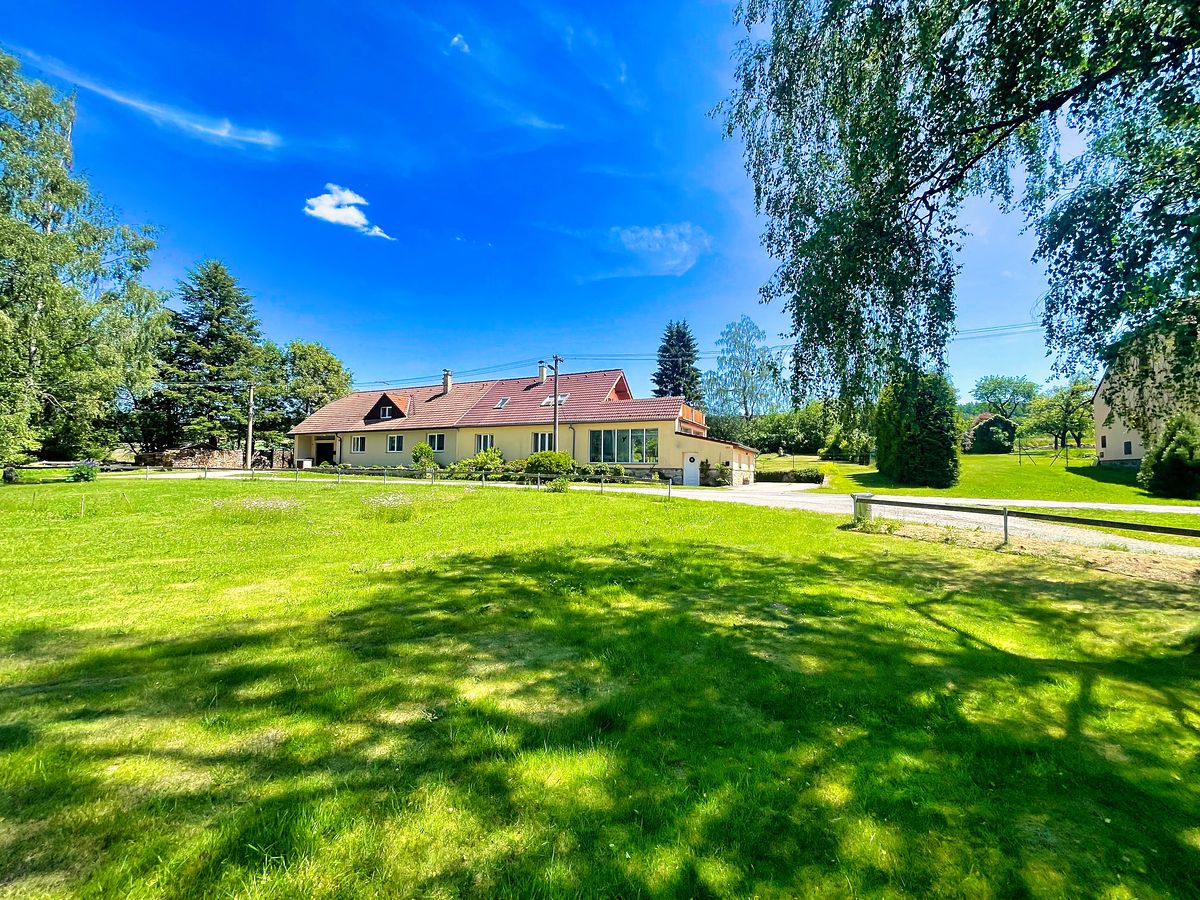Prodej rodinného domu 170 m², pozemek 1490 m² – fotografie 2