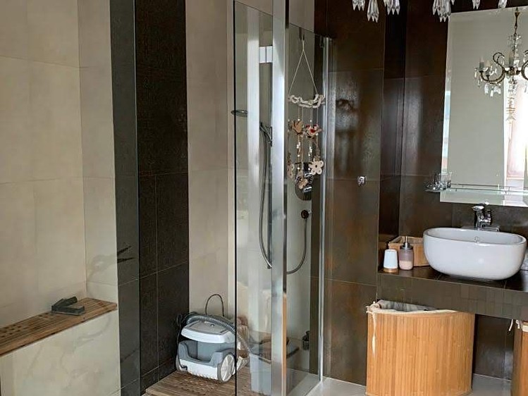 Pronájem bytu 2+kk, 90 m² (28 z 35)