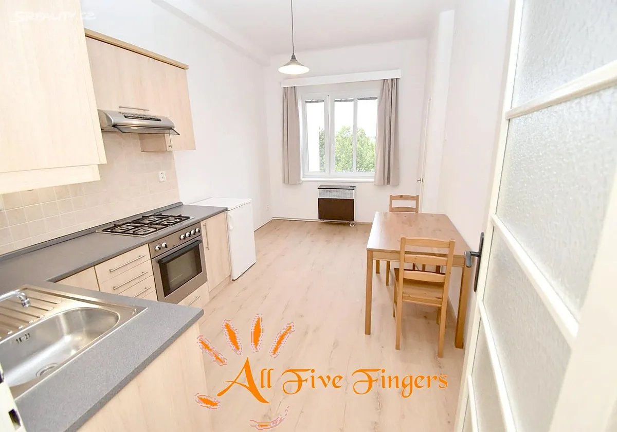 Pronájem bytu 2+kk 45 m² – pohled 2
