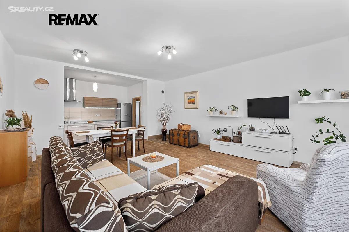 Prodej rodinného domu 267 m², pozemek 1039 m² – pohled 5