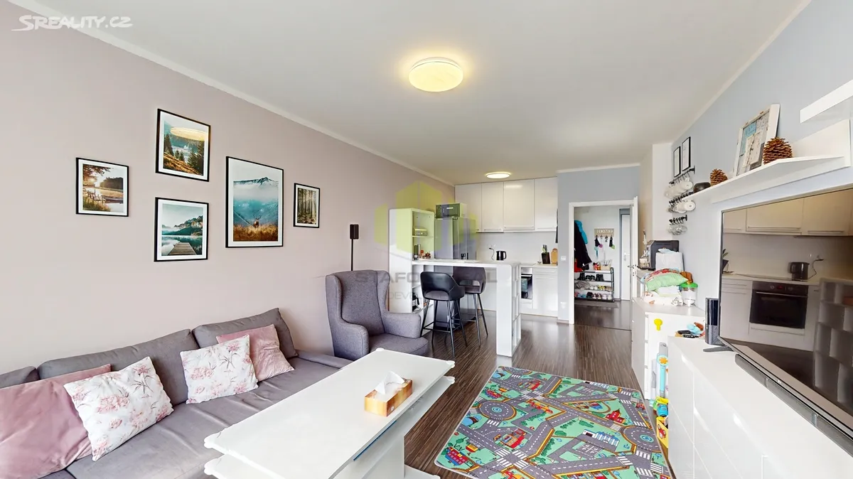 Pronájem bytu 2+kk 53 m² – pohled 2