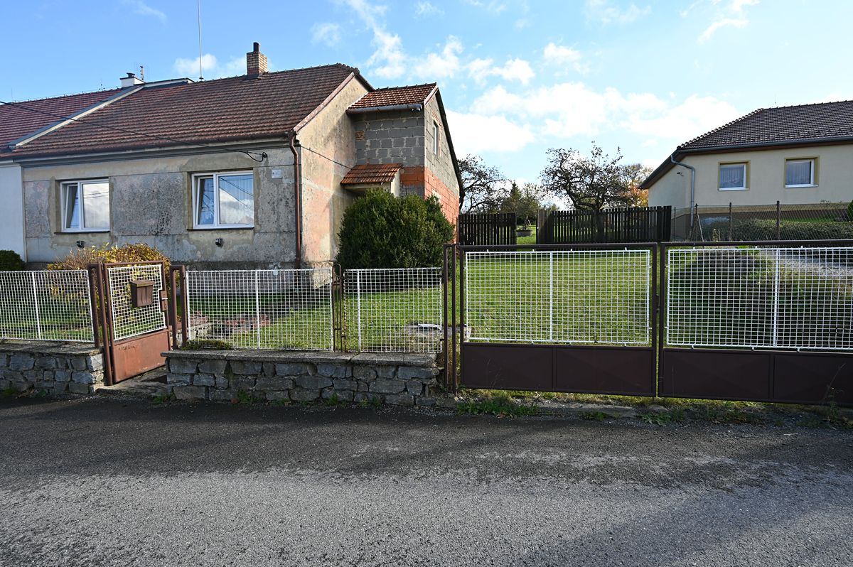Prodej rodinného domu 155 m², pozemek 1625 m² – fotografie 2
