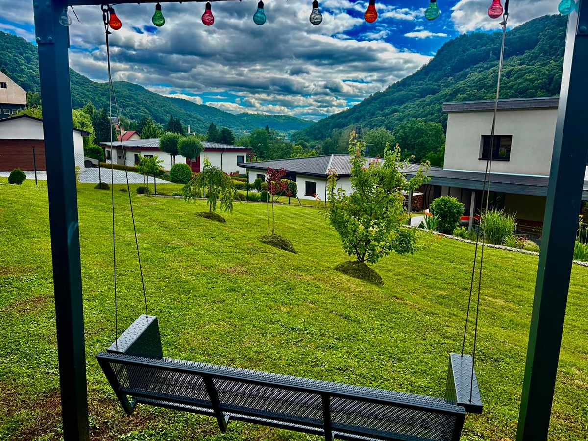 Prodej rodinného domu 250 m², pozemek 1007 m² – fotografie 3