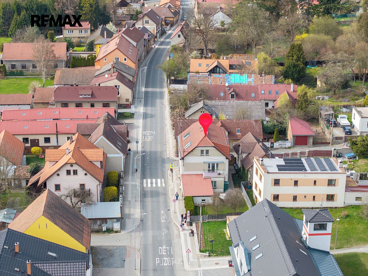 Prodej rodinného domu 220 m², pozemek 322 m² – fotografie 2