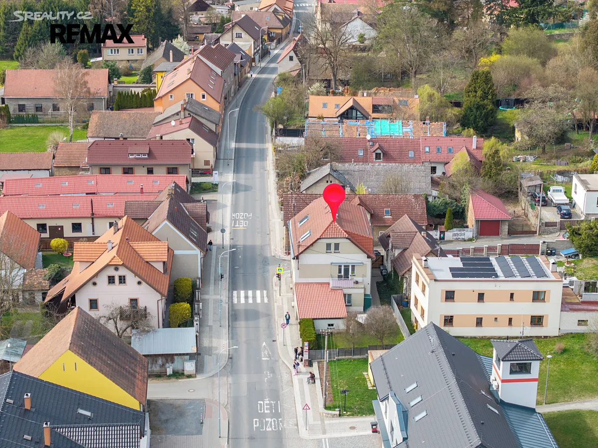 Prodej rodinného domu 220 m², pozemek 322 m² – pohled 2