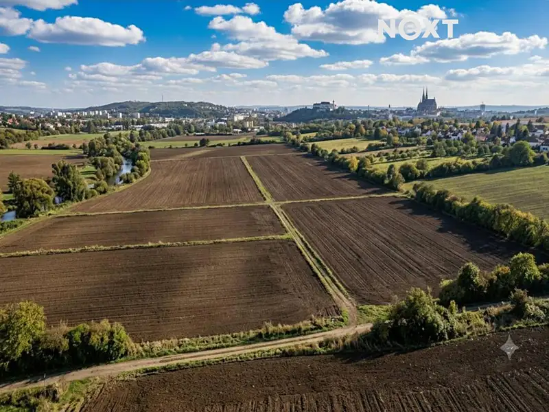 Prodej pole 3193 m², Brno – náhled fotky 1
